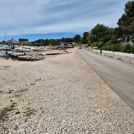 Mobile Lucica Campeggio *