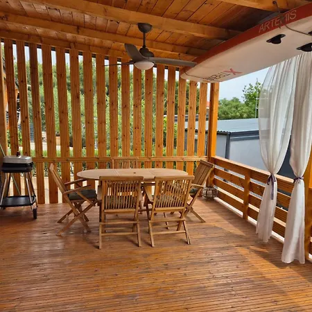 Κάμπινγκ Mobile Lucica