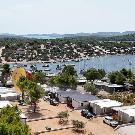 Mobile Lucica Campsite *